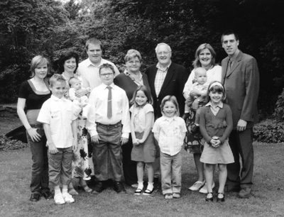 Gilbert en Jacqueline met hun kinderen en kleinkinderen